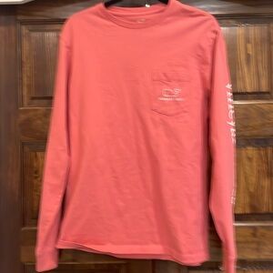 Long sleeved vineyard vines tshirt